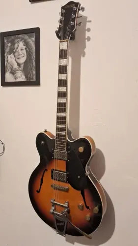 Gretsch G2622T Streamliner Center Block com Bigsby  ? com case original Gretsch 