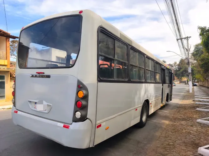 NEOBUS MB 1418 2010 43 LUGARES