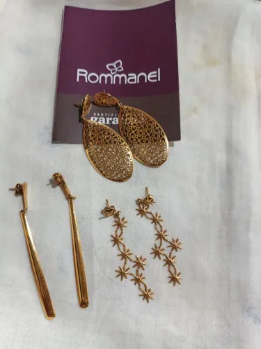 Brincos Romannel 