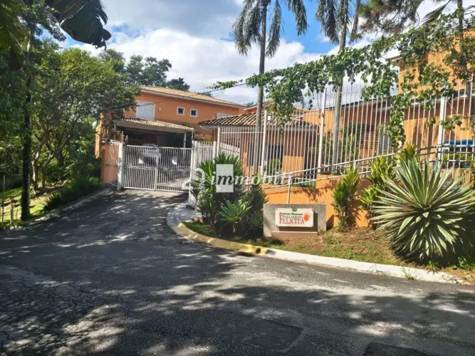Casa em Condomínio em Granja Viana II