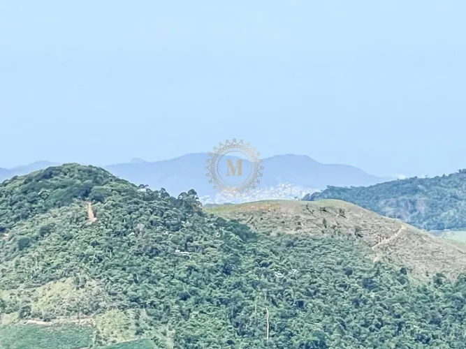 Lotes com vista para o mar e montanhas - Oportunidade