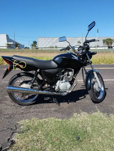 Titan ks 2005 preta