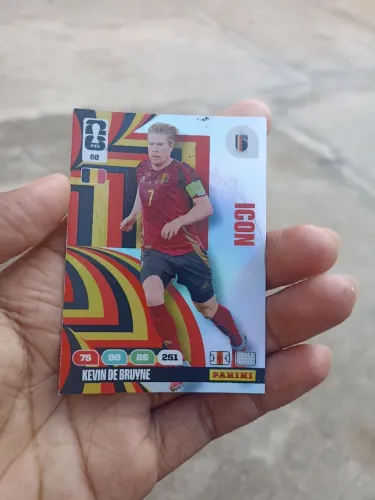 Vendo duas cartas brilhante do album 2026