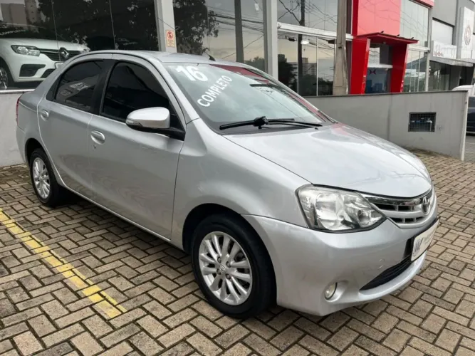 Toyota Etios XLS Sedan 1.5 Flex 16V 4P Mec. 2016