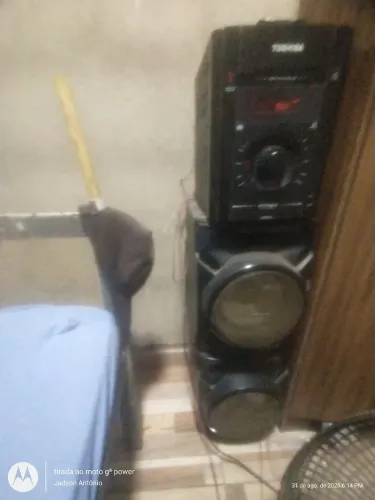 Caixa de són boa com o som pegar bluetooth prendaive e Aux e cd também