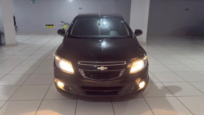 Chevrolet Onix Hatch LTZ 1.4 8V Flex Power Mec. 4P 2014