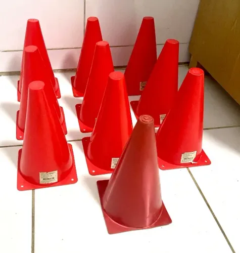Cones para treinos e sinalizações