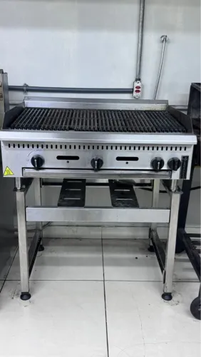 char broiler Venâncio profissional à gás, 3 acendedores - pouco usada