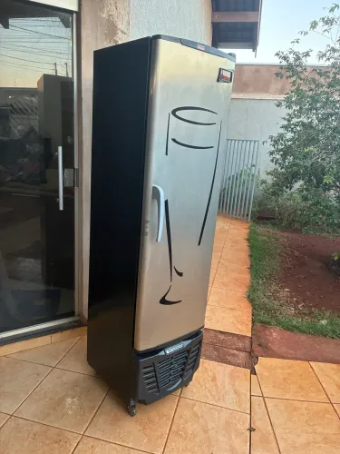 Freezer cervejeiro slim semi novo