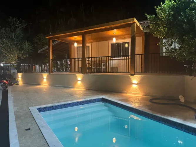Aluguel Temporada Casa com Piscina aquecida - Deck e Área Gourmet