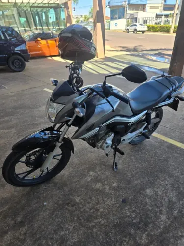 Vendo moto Cg 160 , 2019/2019, único dono , cor prata , único dono