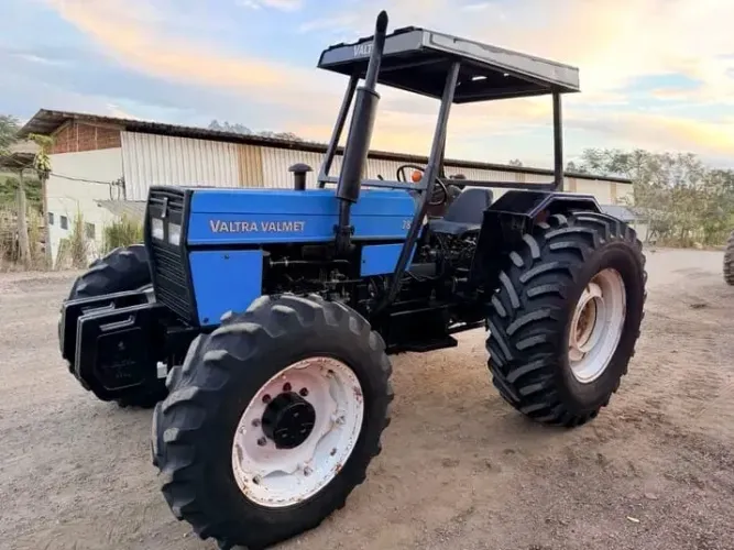 Trator valtra 785