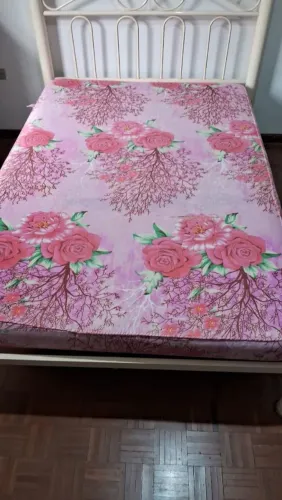 Vende cama de casal com colchao