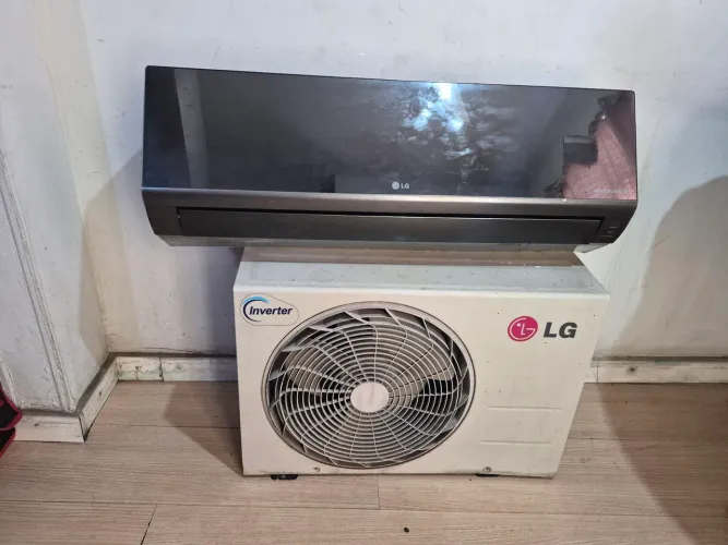 AR CONDICIONADO 12000 BTUS ESPELHADO