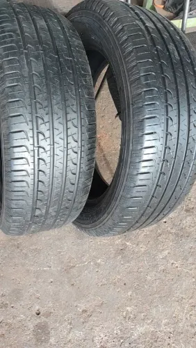 Par de pneus 215/55 17 goodyear no precinho pra sair hj