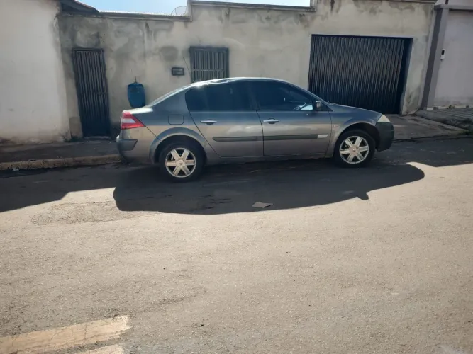 Renault Megane Sedan Dynamique 2.0 16V Aut. 2008
