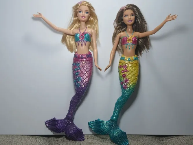 Barbie Sereia e Teresa Color Change 2011