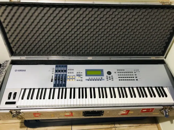 Yamaha Motif ES 88 em perfeito estado revisado 