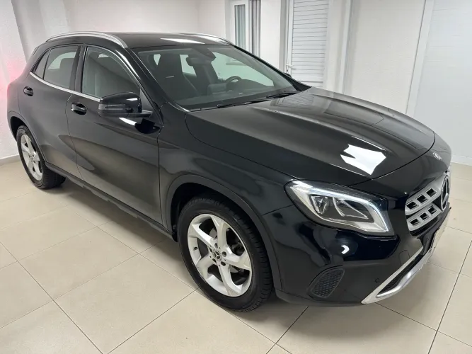 Mercedes-Benz GLA 200 Adv. 1.6/1.6 TB 16V Flex Aut. 2018