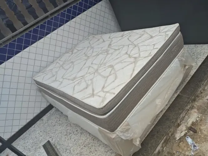 Cama box com Colchão Casal Ortobom Ouro spring Pillowtop sem uso Aceito cartão e entrego!
