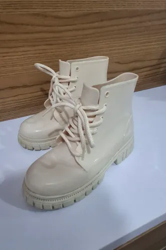 Botas tamanho 30 menina  todas por 150