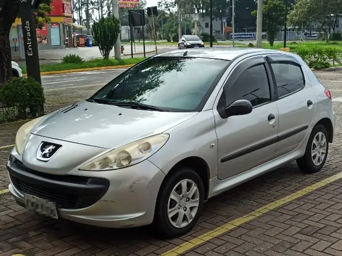 Peugeot 207 X-line 1.4 Flex 8V 5P 2011