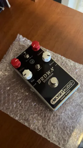 Pedal distortion overdrive Mosky Brown sound (clone Pinnacle)