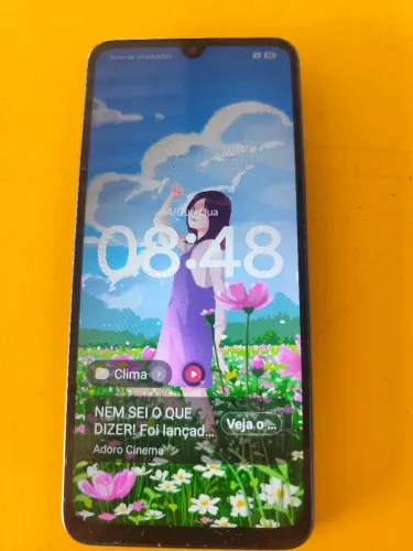 Vende-se celular Semi-novo.
