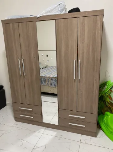 Vende-se guarda roupa