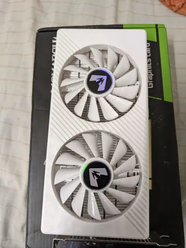 Placa de vídeo RX 580 8gb branca pouco usada