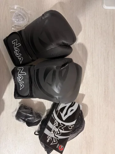 Kit Luva Boxe Muay Thai Naja Black Bandagem + Bucal Cor Preto Tamanho 14oz