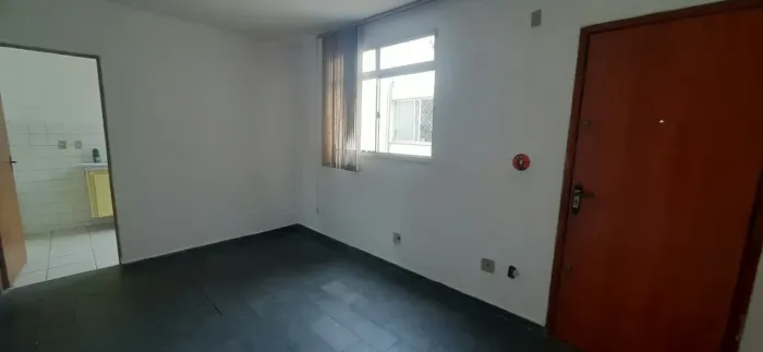 Apartamento para Locação em Belo Horizonte, Camargos, 2 dormitórios, 1 banheiro, 1 vaga