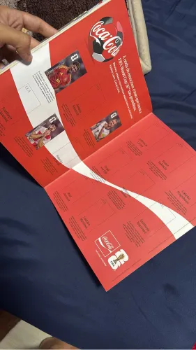 ÁLBUM COPA DO MUNDO 2026- COMPLETO ( SÓ FALTA 7 da COCA )