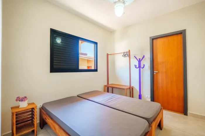 Cama de solteiro - Madeira