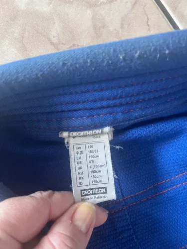 Vendo roupa de jiu-jítsu para criança. Todas por 120,reais