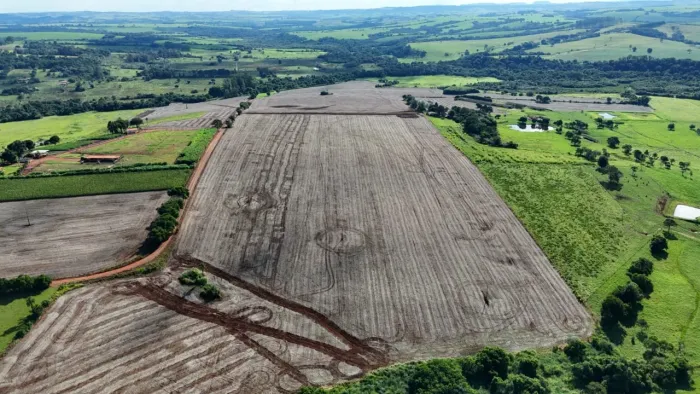 *EXCELENTE SÍTIO A VENDA EM ITAPETININGA-SP* ?? Área Total: 25 Alqueires ou 61 Hectares Em