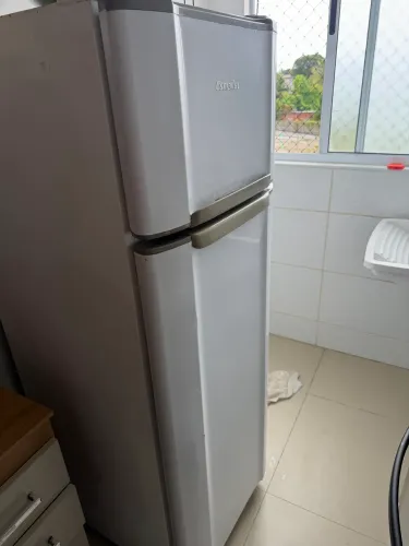 Geladeira Esmaltec Duplex Frost Free (220V) - Funcionando bem