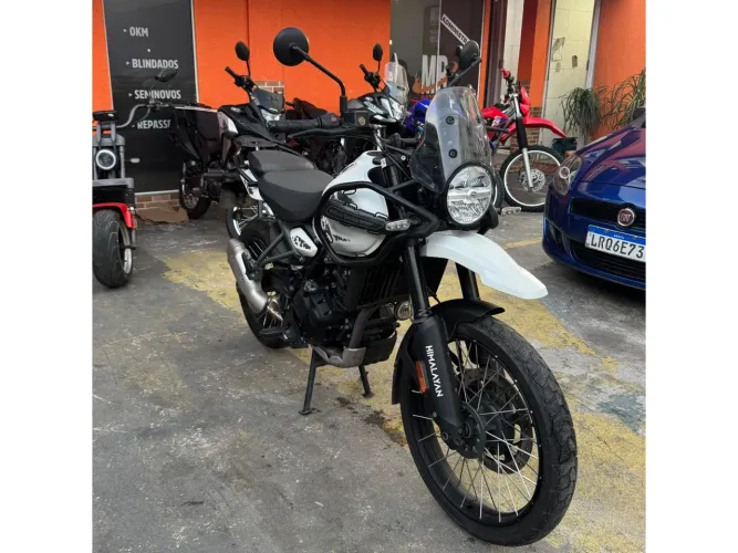 Royal enfield Himalayan 450 kamet white 2026