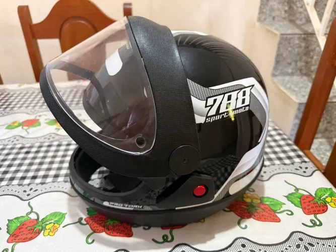 Capacete