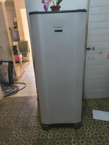 Geladeira esmaltec