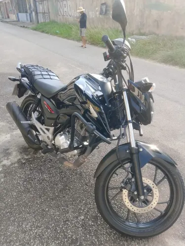Vende-se motocicleta