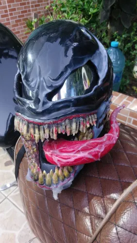 Capacete Venom