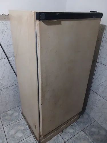 Vendo Geladeira Consul Antiga - Funciona (liga) Não está gelando!! Aceito Ofertas!