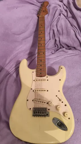 Guitarra Fender Squier Japan anos 80