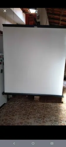 Tela projeção retrátil