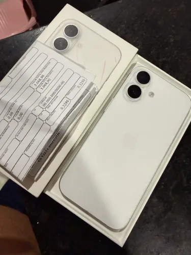 iPhone 16