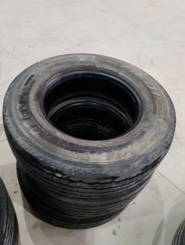 PENEU 235/275/17.5 