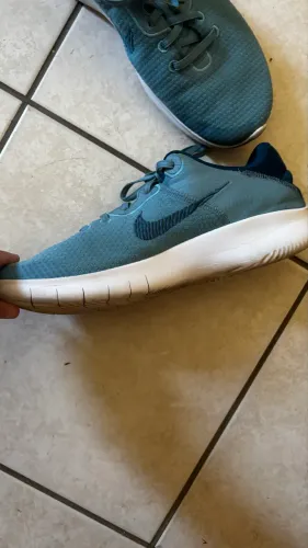 Tênis Nike azul
