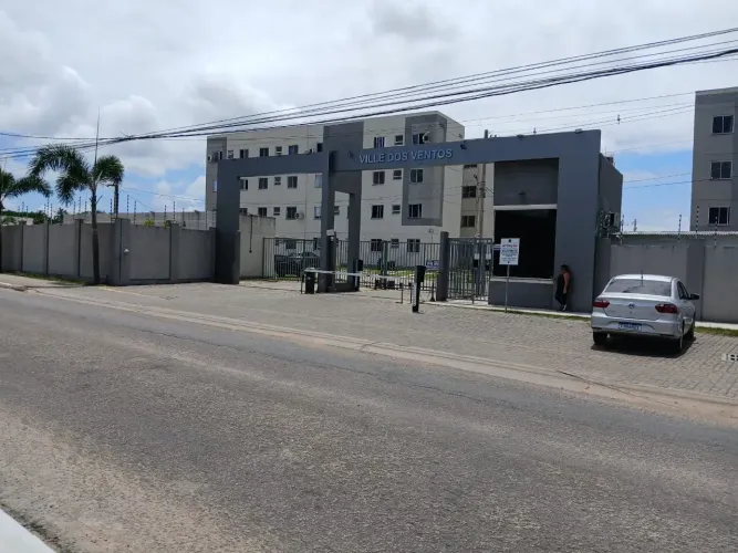 Alugo sendo 2/4 térreo com jardino no Condomínio Vile dos Ventos