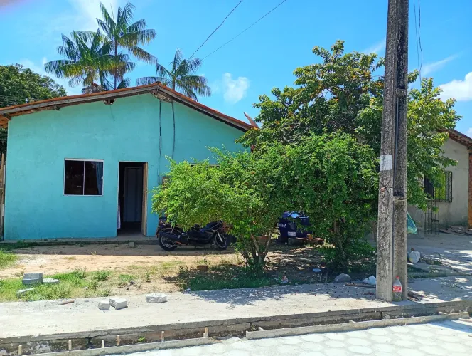 Vendo casa em Cameta. Lugar privilegiado. Rua projetada. No conjunto bom sucesso 82